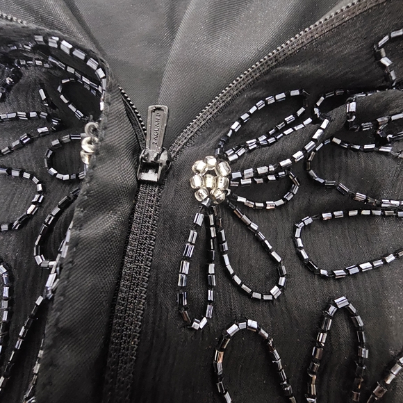 It is a vintage evening blouse from the brand Papell Boutique, often described a - Picture 8 of 11